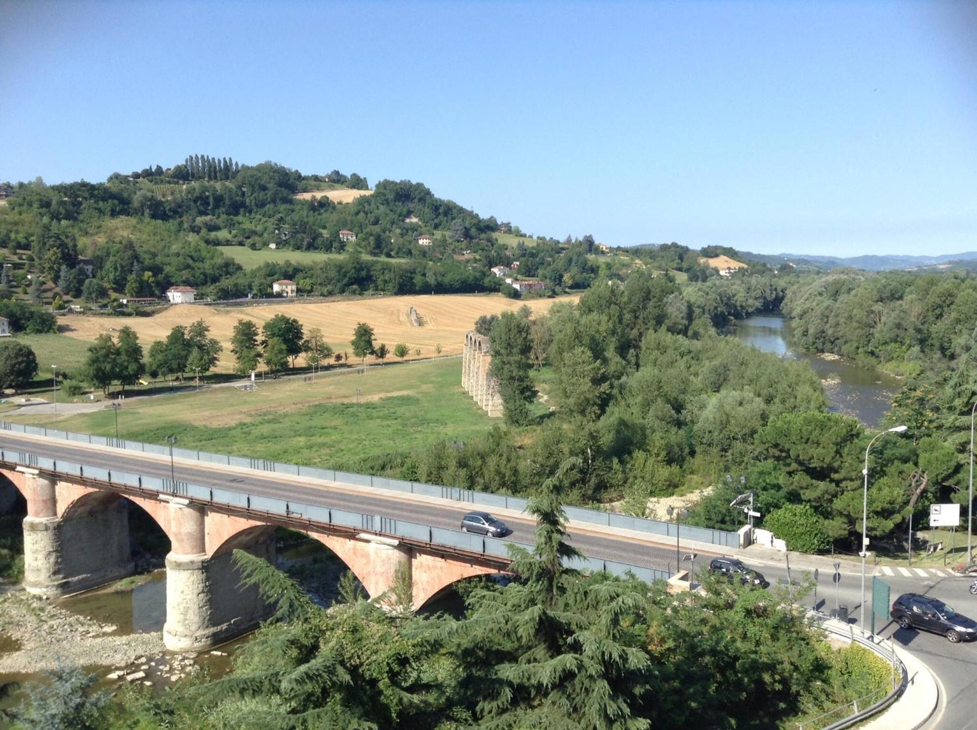 Appartamento Lella Con Meravigliosa Vista Vicino Alle Terme Acqui Terme Kamer foto