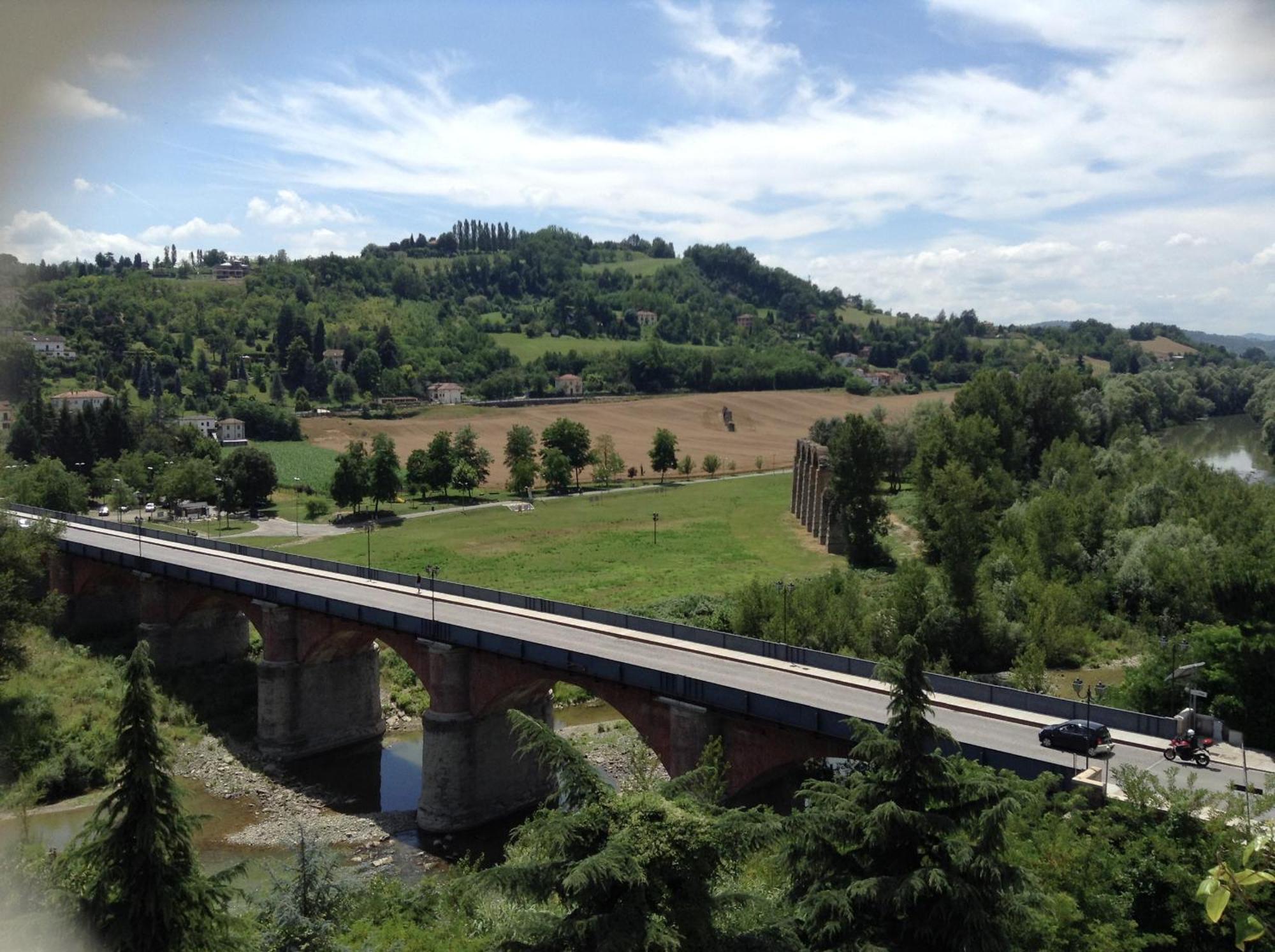 Appartamento Lella Con Meravigliosa Vista Vicino Alle Terme Acqui Terme Kamer foto